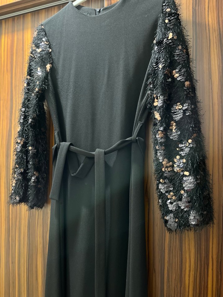 Siyah Kadın Uzun Kollu Kürklü Elbise - Görsel 5