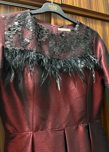 Bordo Uzun Kollu Kürk Detaylı Gece Elbisesi - Görsel 5