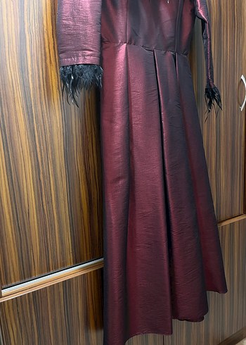 Bordo Uzun Kollu Kürk Detaylı Gece Elbisesi - Görsel 6