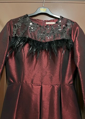 Bordo Uzun Kollu Kürk Detaylı Gece Elbisesi - Görsel 4