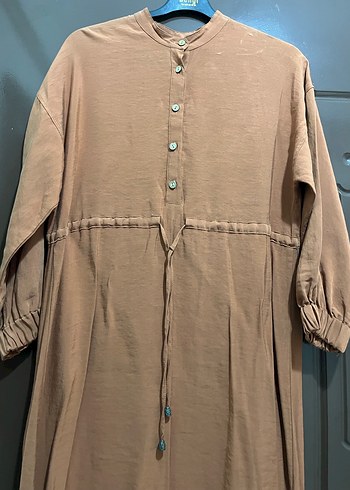 Turuncu Düğmeli Uzun Keten Elbise - Görsel 3