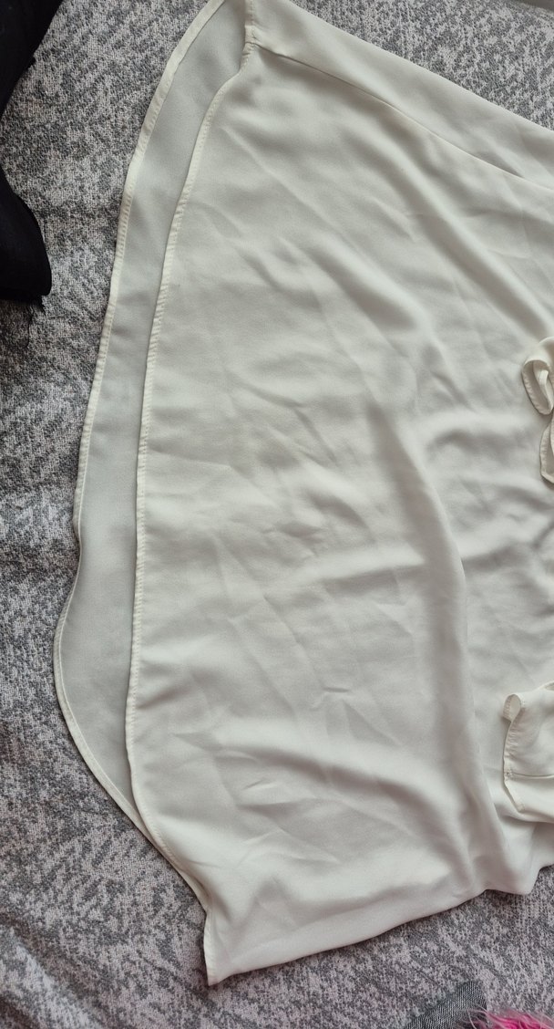 V Yaka Beyaz Keten Salaş Midi Kadın Gömlek - Görsel 5