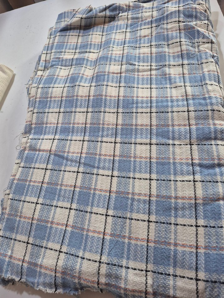 Mavi ve krem Kareli kumaş metresi 100 tl (not 5 metre var) - Görsel 3