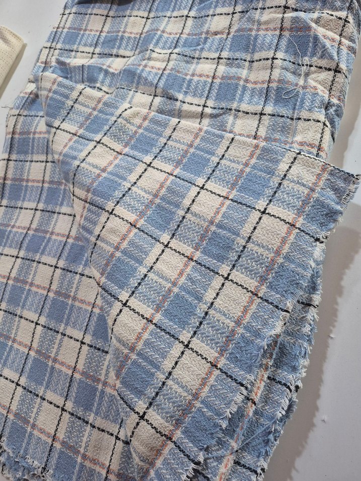 Mavi ve krem Kareli kumaş metresi 100 tl (not 5 metre var) - Görsel 2