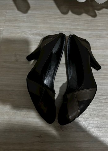 Kahverengi Tokalı Stiletto Topuklu Kadın Ayakkabı - Görsel 3