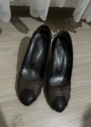 Kahverengi Tokalı Stiletto Topuklu Kadın Ayakkabı - Görsel 2