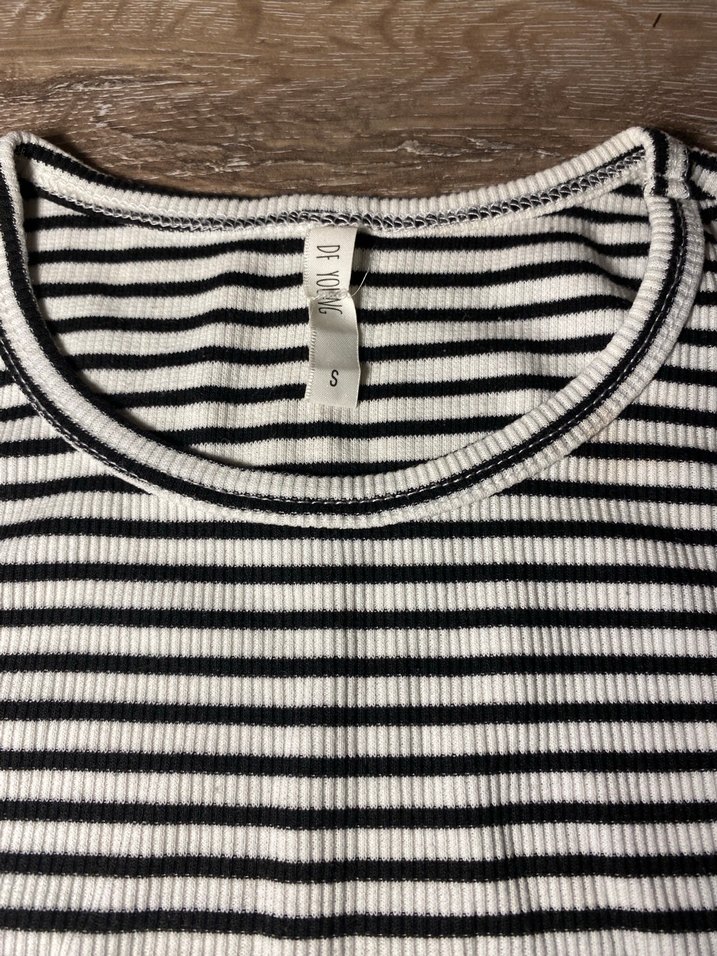 Kadın Siyah-Beyaz Çizgili - Görsel 3