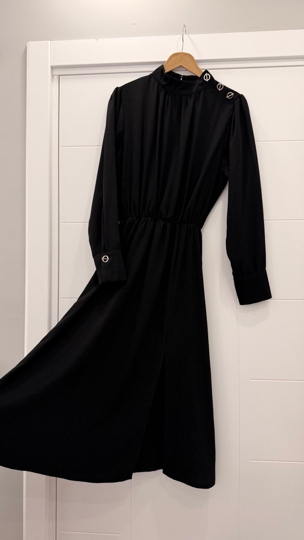 Düğmeli Siyah Uzun Kadın Elbise - Görsel 2