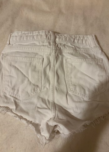 Beyaz Mini Denim Şort - Görsel 4