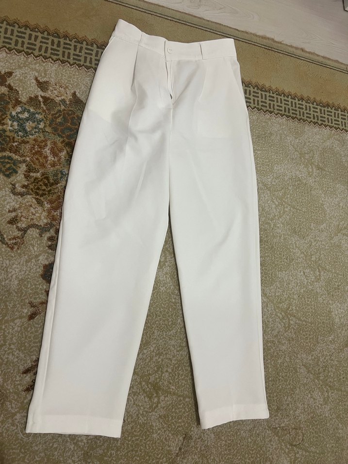 Beyaz kemerli pantolon - Görsel 3