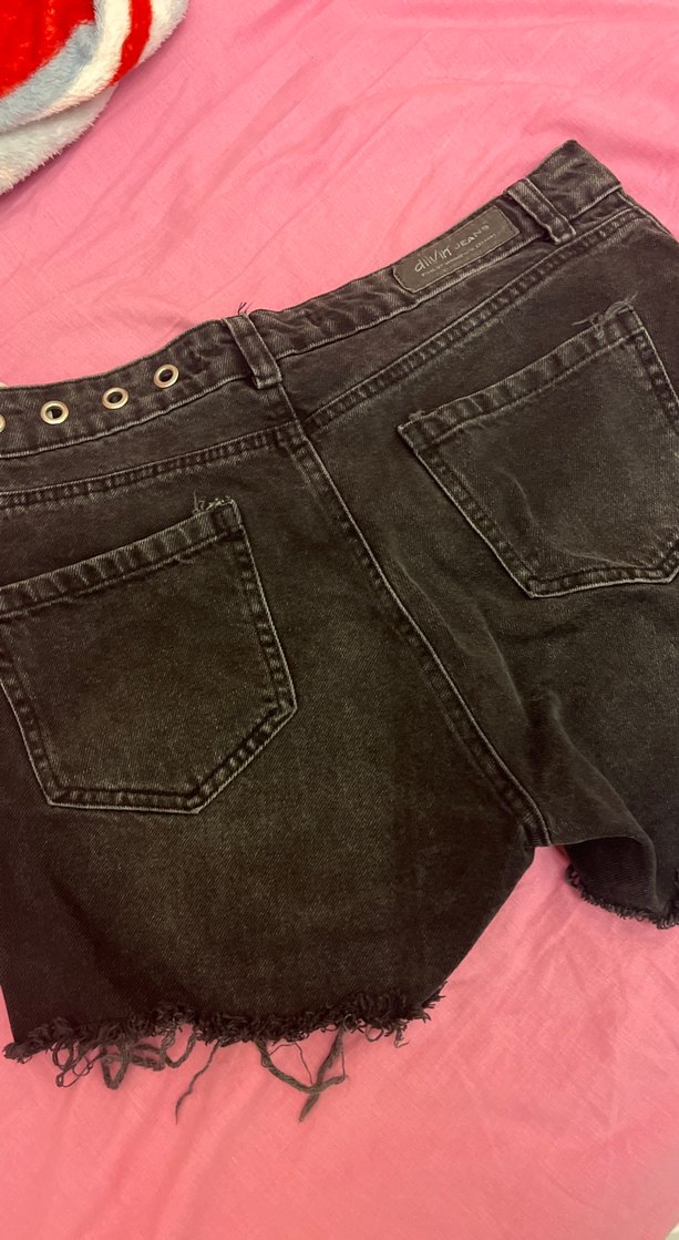 Düğmeli Siyah Denim Şort - Görsel 4