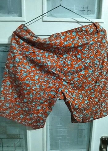 Renkli Bağlama Desenli Bol Kesim Mini Şort - Görsel 3