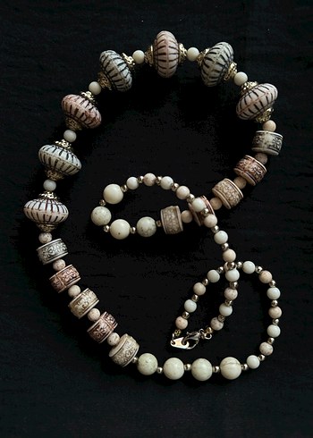 Bej Desenli Uzun Boncuklu Kadın Kolye/ Etnik Desenli - Görsel 2