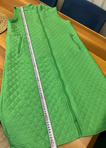 Yeşil hafif ve spor kapitone kadın yeleği - Görsel 7