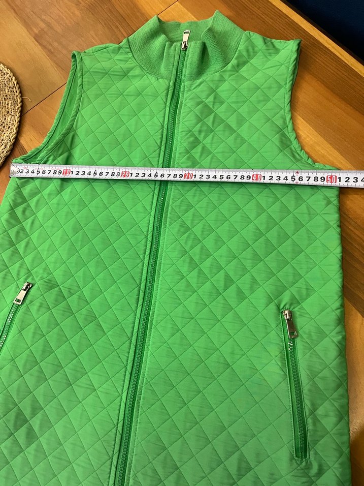 Yeşil hafif ve spor kapitone kadın yeleği - Görsel 5