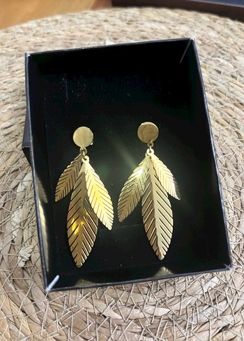 Altın Renkli yaprak modeli şık zarif Küpeler - Görsel 2