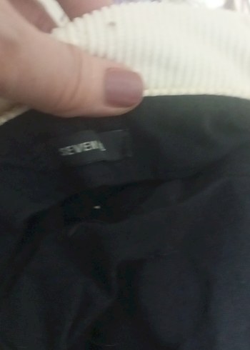 Düğmeli Beyaz Kadın Şapka - Görsel 2