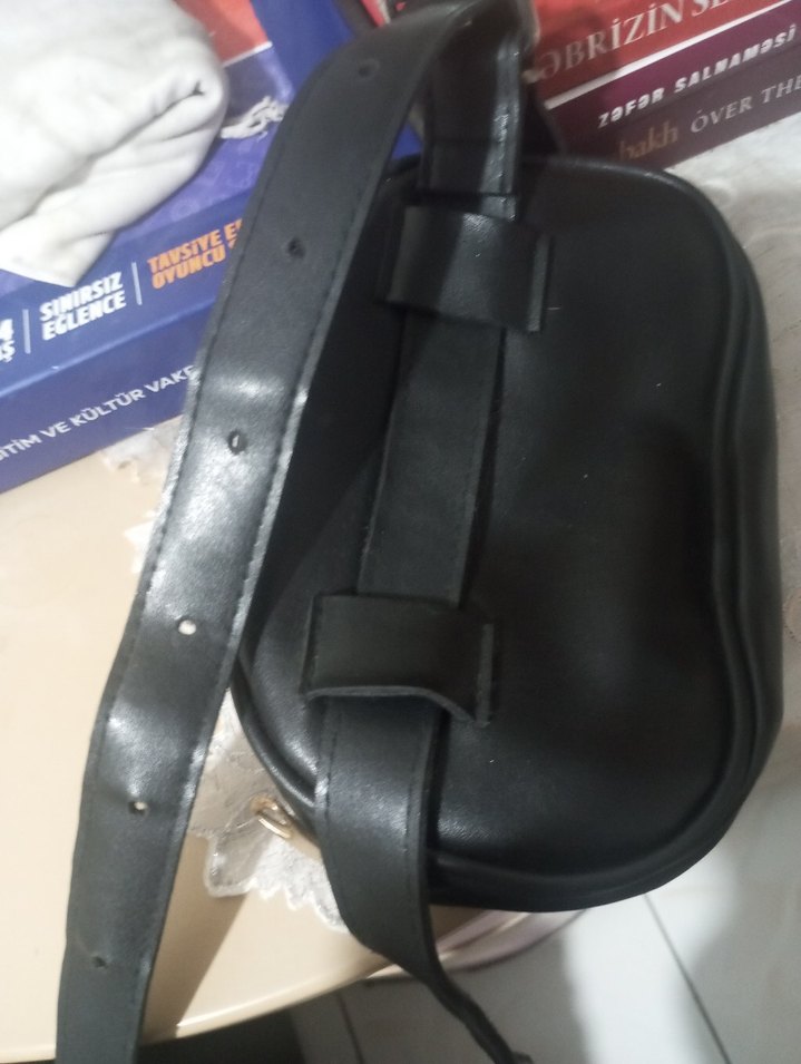 Zincir Detaylı Siyah Yılan Desenli Deri Çanta - Görsel 3