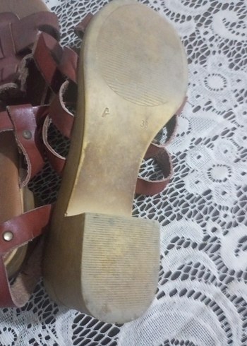 Bej Yılan Desenli Dolgu Topuklu Kadın Sandalet - Görsel 5