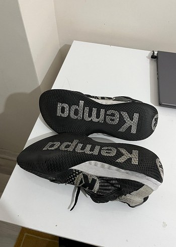 2023 te aldım gri kempa eskrim ayakkabısı 42 numara - Görsel 3