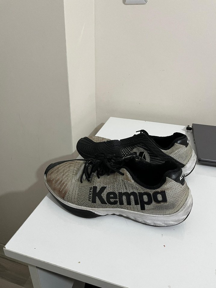 2023 te aldım gri kempa eskrim ayakkabısı 42 numara - Görsel 2