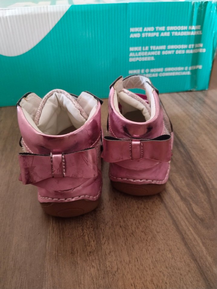 Parlak Pembe Kız Bebek İlk Adım Ayakkabısı - Görsel 4