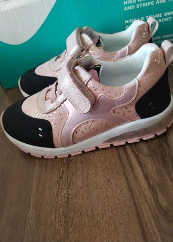 Pembe Kız Çocukları Spor Ayakkabı sıfır kullanılmamış - Görsel 4