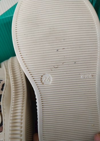 Kızlar için Beyaz Zebra Desenli Cırt Cırtlı Spor Ayakkabı - Görsel 3