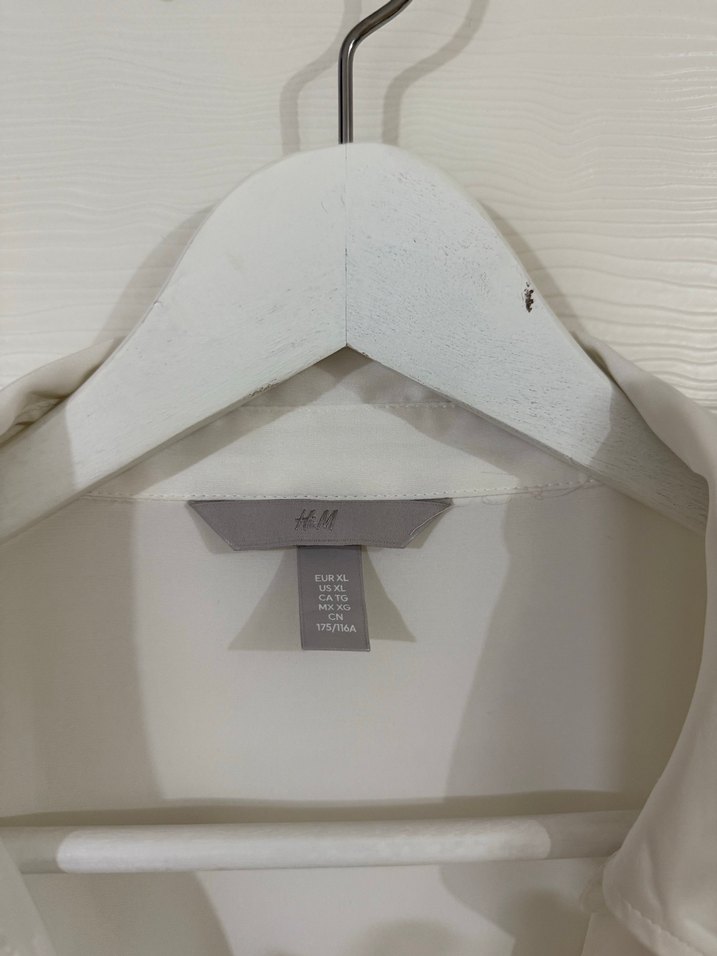 Beyaz Düğmeli saten Kadın Gömlek - Görsel 3