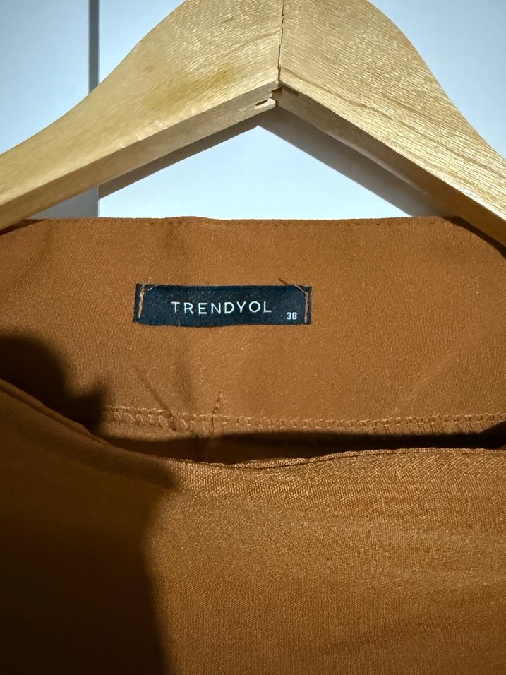 Trendyol Kahverengi Süet Kemerli Mini Şort Etek - Görsel 2