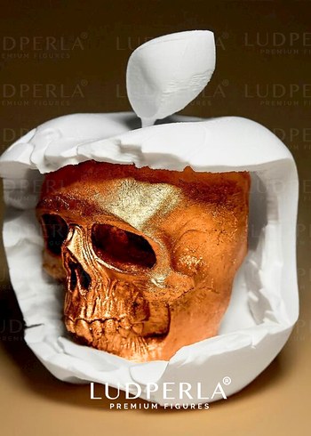 Altın Renkli Kafatası Tasarımlı iPhone Kılıfı - Görsel 3