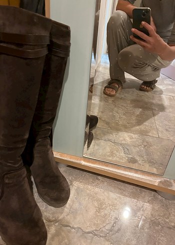 Kadın Kahverengi Süet Dolgu Topuklu Diz Üstü Çizme - Görsel 2