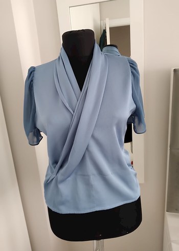 Mavi Kruvaze Yakalı Dökümlü Kadın Bluz ve Pantalon - Görsel 2