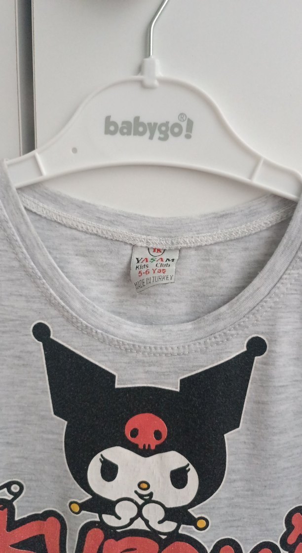 Kız Çocuk Gri Kuromi Baskılı Kısa Kollu Tişört - Görsel 2