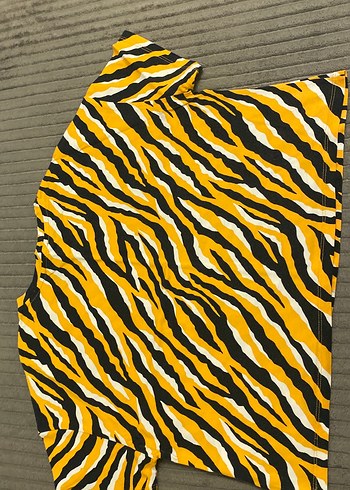 Sarı Zebra Desenli Kız Tişörtü - Görsel 2