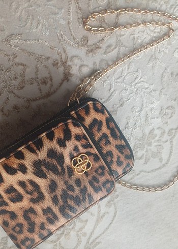 Zincir Detaylı Leopar Desenli Kadın Deri Çanta - Görsel 4
