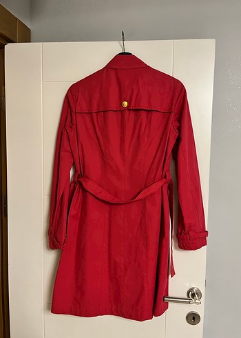 Nar Çiçeği Renkli Gold Düğmeli Kadın Trençkot - Görsel 3