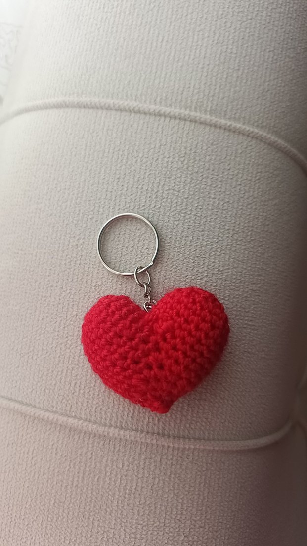 Kırmızı Örgü Kalp Anahtarlık - Görsel 2
