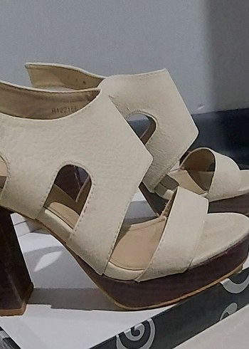 Bej Kadın Platform Topuklu Sandalet - Görsel 4