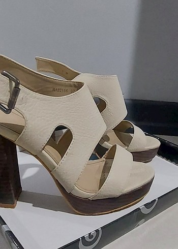 Bej Kadın Platform Topuklu Sandalet - Görsel 2