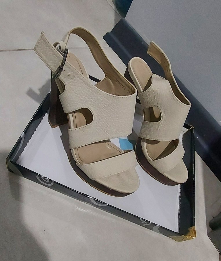 Bej Kadın Platform Topuklu Sandalet - Görsel 3