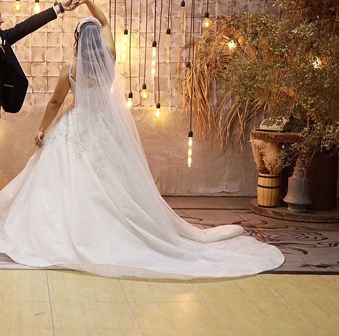 IŞILTILI GELİNLİK FİYAT KONUSUNDA YARDIMCI OLUNUR - Görsel 5