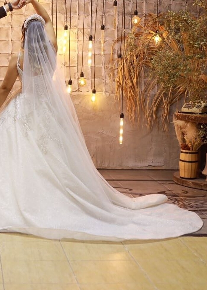 IŞILTILI GELİNLİK FİYAT KONUSUNDA YARDIMCI OLUNUR - Görsel 5