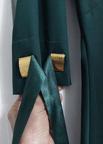 Uzun Kollu Yeşil Kadın tesettür abiye - Görsel 4