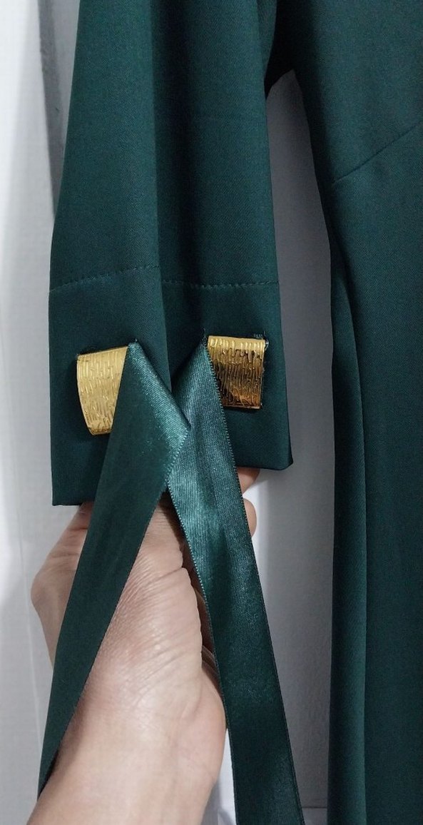Uzun Kollu Yeşil Kadın tesettür abiye - Görsel 4