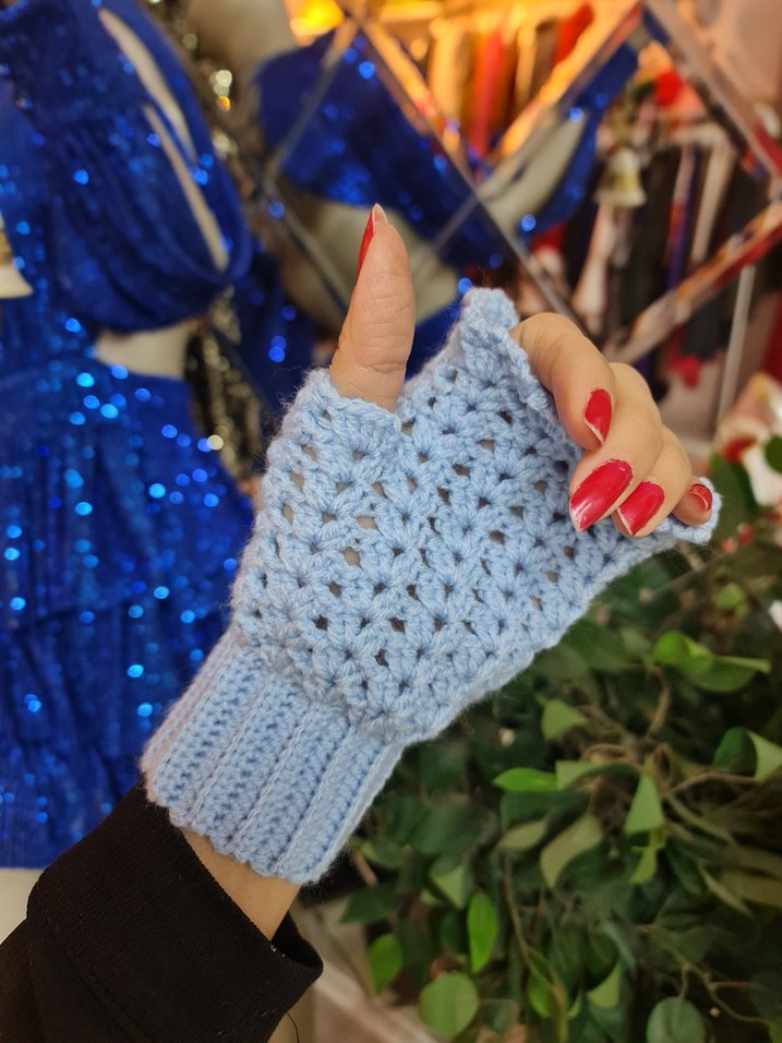 Mavi Örgü Parmaksız Kadın Eldiveni - Görsel 4