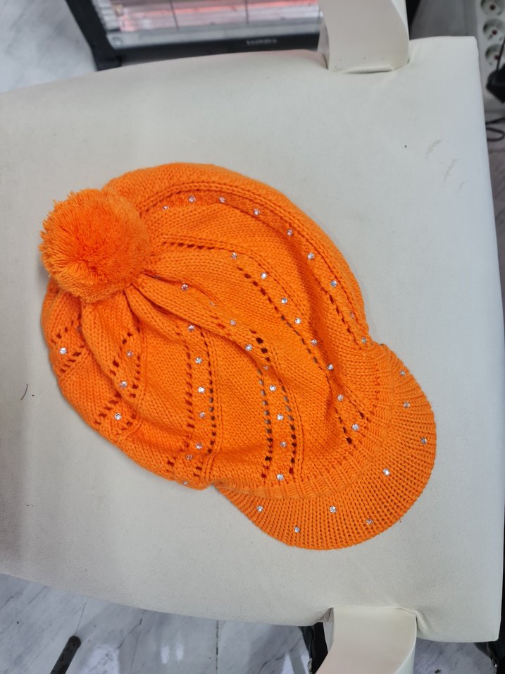 Turuncu Ponponlu Kadın Örgü Bere - Görsel 2