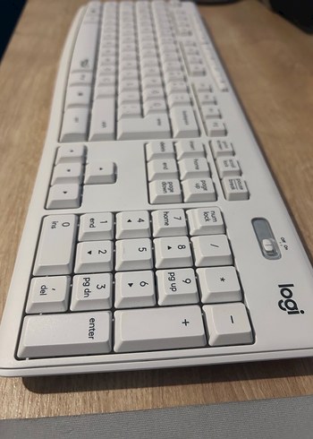 Logitech MK295 Silent Touch Beyaz Klavye Mouse Set - Görsel 3