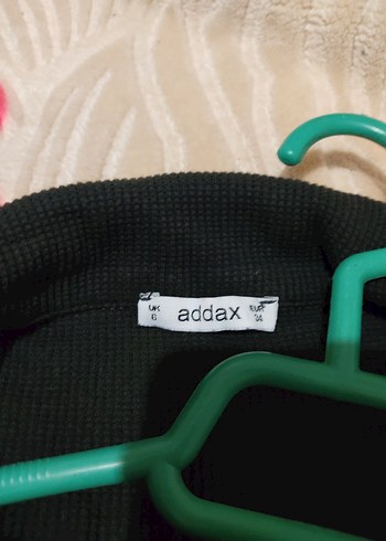 V Yaka Siyah Midi Kadın Elbise - Görsel 4