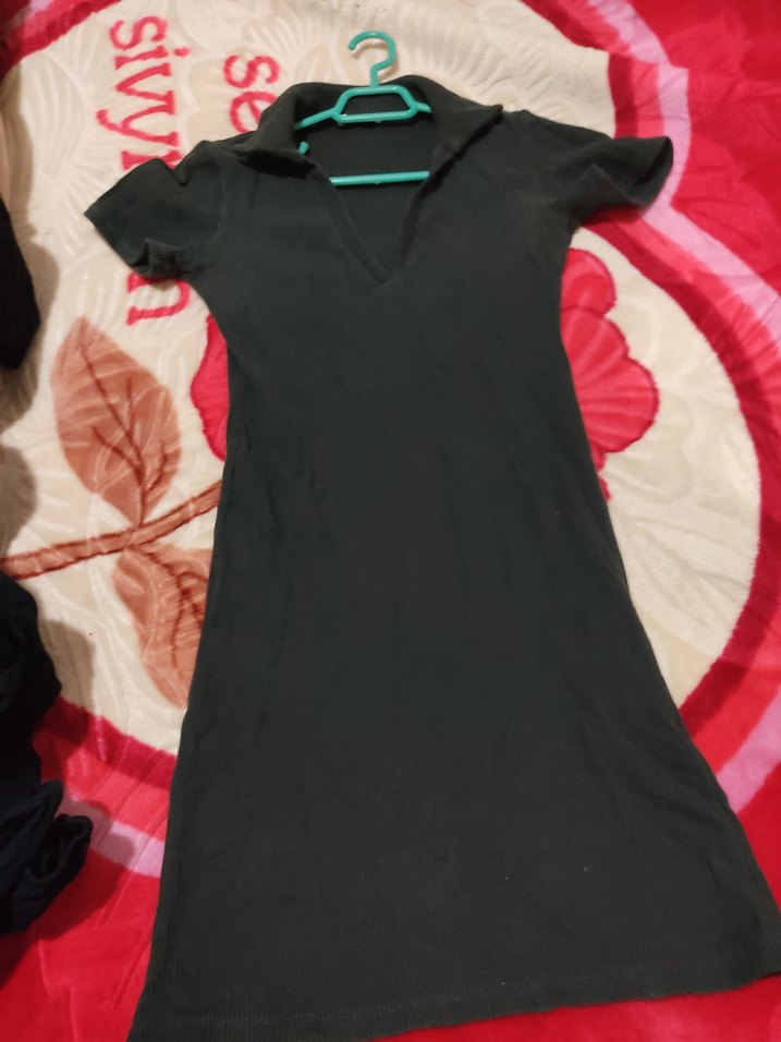 V Yaka Siyah Midi Kadın Elbise - Görsel 2